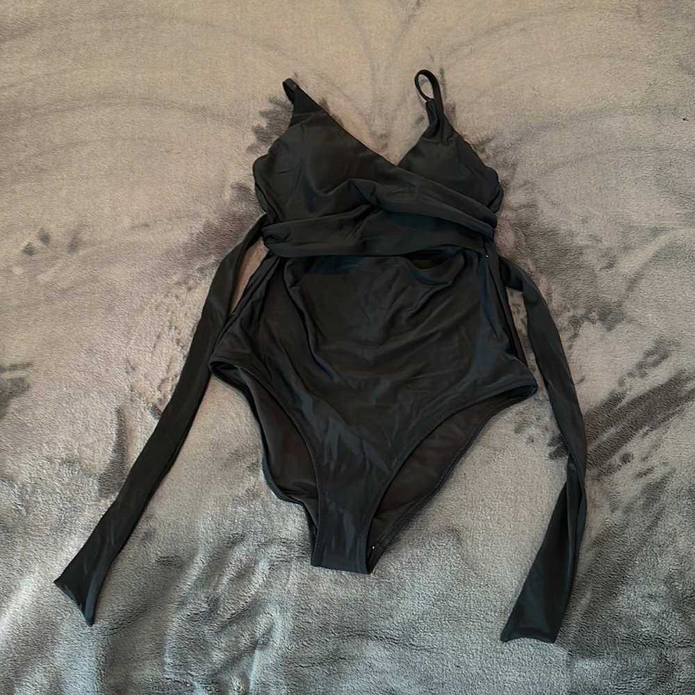 Women’s medium bathing suit
